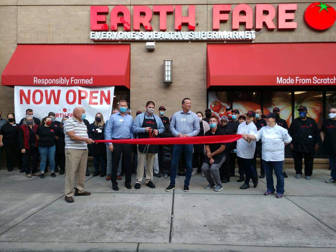 Earth Fare opened its SouthPark store in Charlotte on Wednesday with a ribbon-cutting ceremony. To avoid crowds because of the COVID-19 pandemic, the company didn’t make prior announcements, company marketing director Betsy Bevis said. 