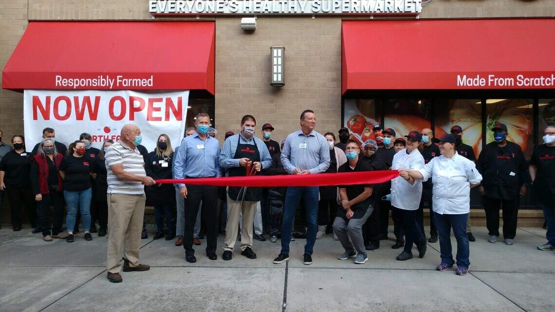 Specialty grocer Earth Fare returns to Charlotte, opening one of five stores so far