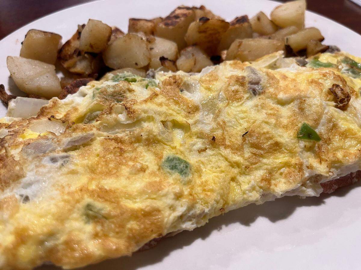 A veggie omelet with home fries at Phat Daddy’s Cafe.