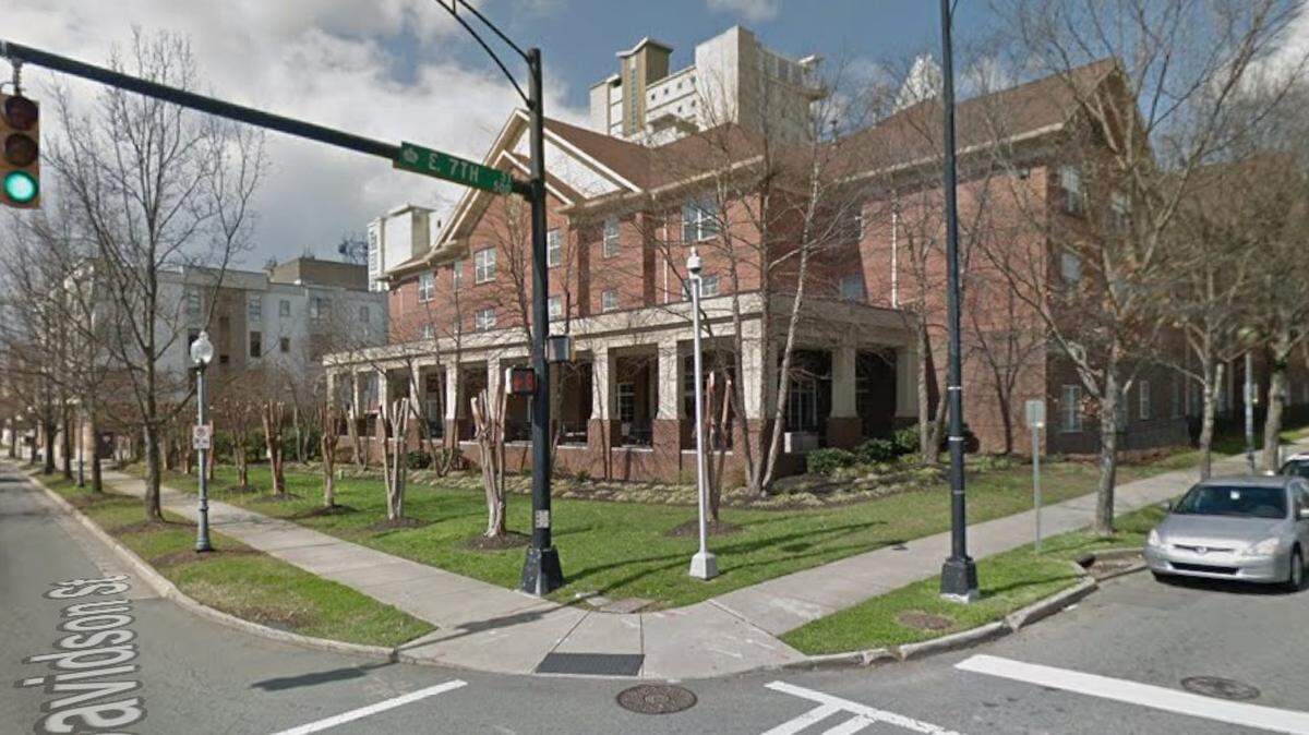 A man with a gunshot wound died at a hospital after a crash at this uptown Charlotte intersection late Friday, Charlotte-Mecklenburg Police Major Gene Lim said.