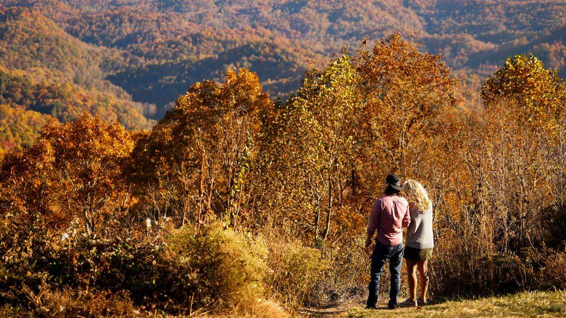 Subfreezing chill, fierce winds greet fall leaf lovers in the NC mountains. Bundle up!