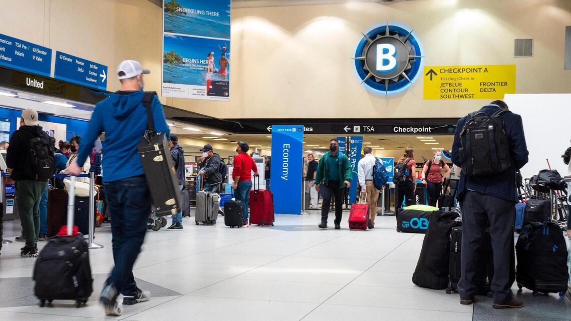 Traveling over Thanksgiving? Here’s what Charlotte airport officials say you can expect