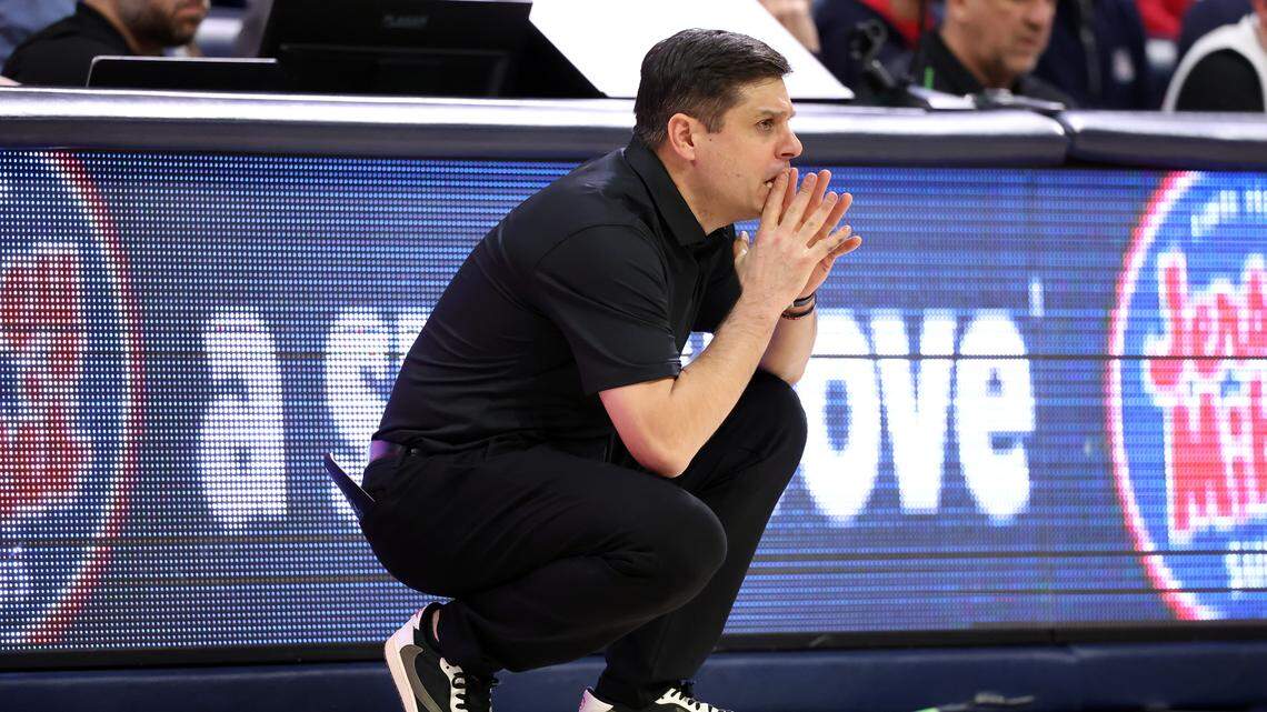 Charlotte 49ers hire Wes Miller as next men’s basketball coach