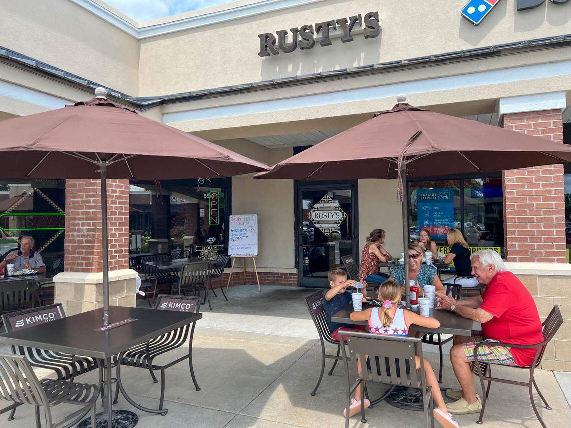 Rusty’s Deli & Grille, which serves burgers, deli sandwiches and more, is under new ownership. But you can expect few changes at the restaurant open since 1983.