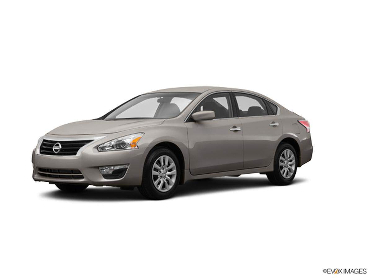 A brown 2015 Nissan Altima, the same type of vehicle Destiny Boykins was last seen traveling in.