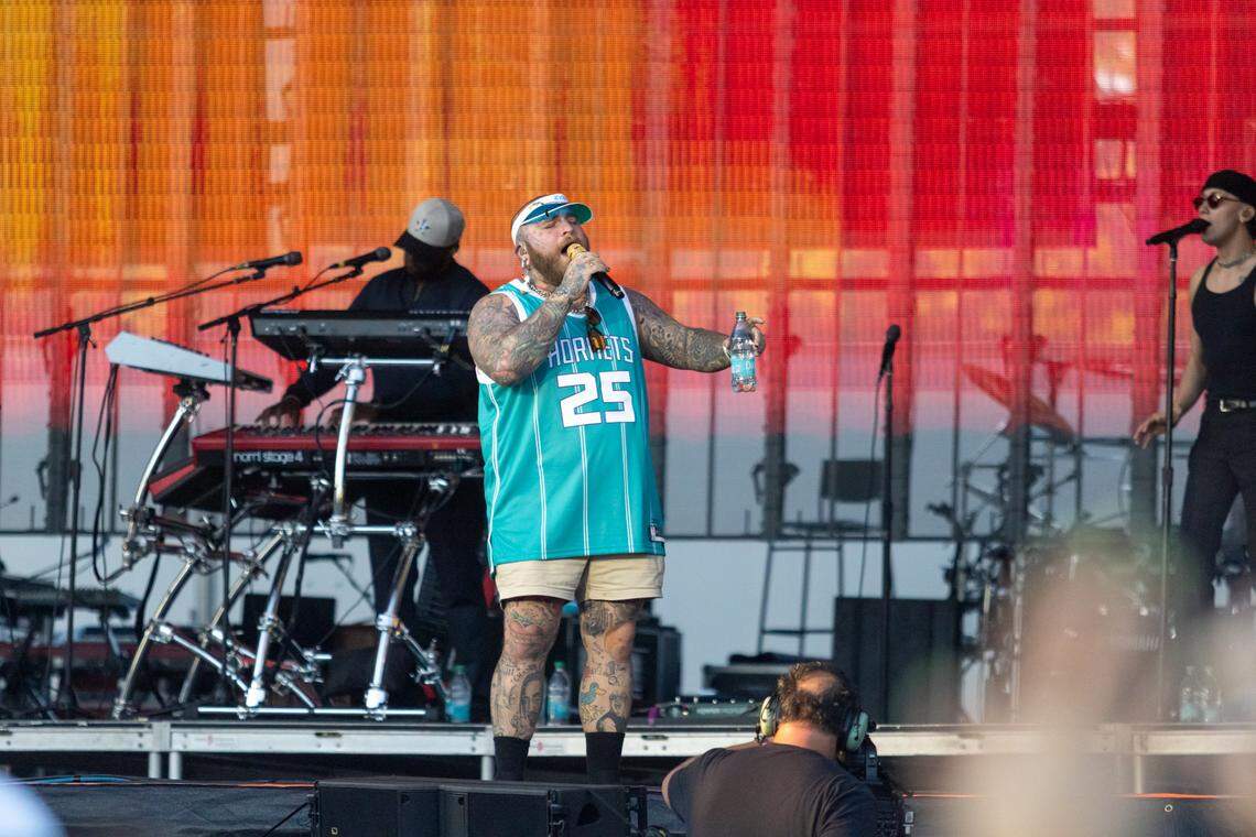 Teddy Swims performs at Lovin’ Life Music Fest on May 4, 2025.