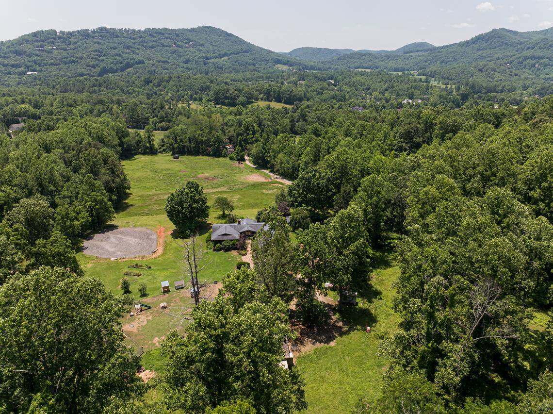 173 Avery Creek Rd. offers more than 47 acres of gently rolling contoured land bordering.
