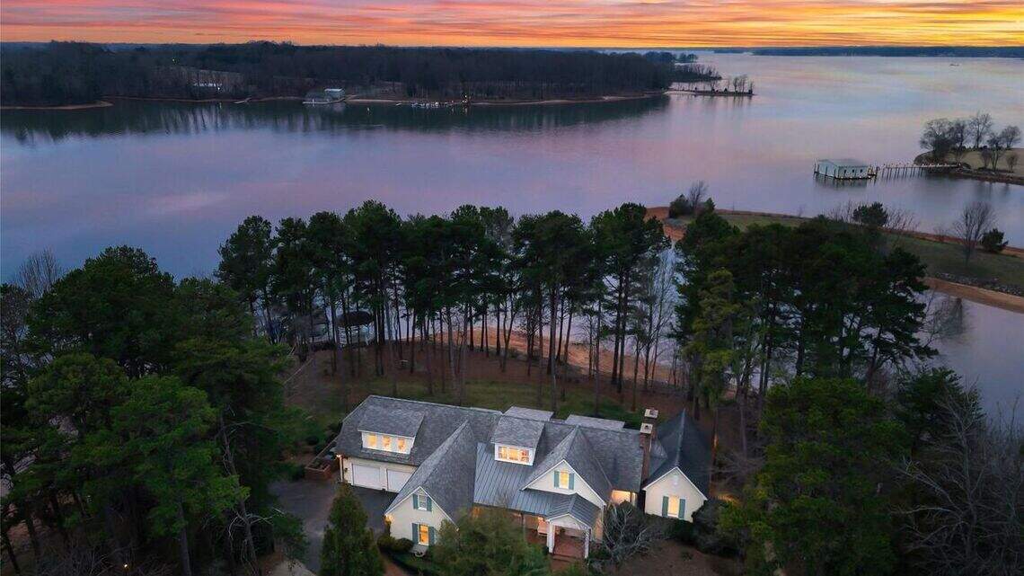 Lake Norman home on former Belk family estate selling for $6.5 million. See the inside