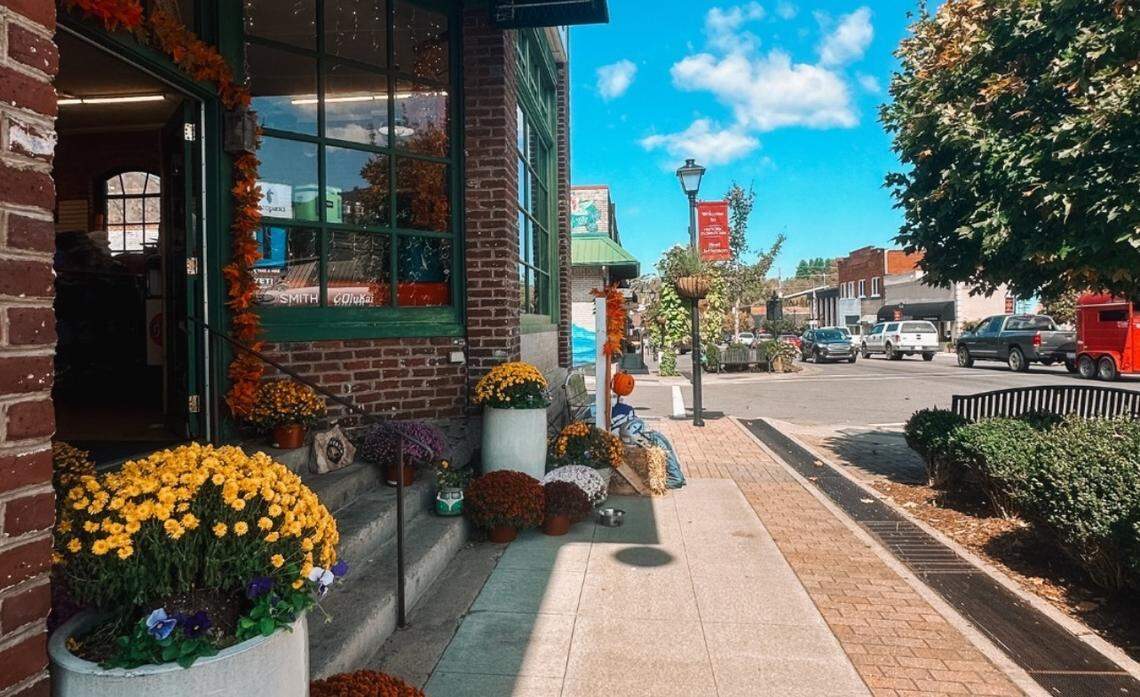 Stroll through downtown West Jefferson on a relaxing small-town getaway.
