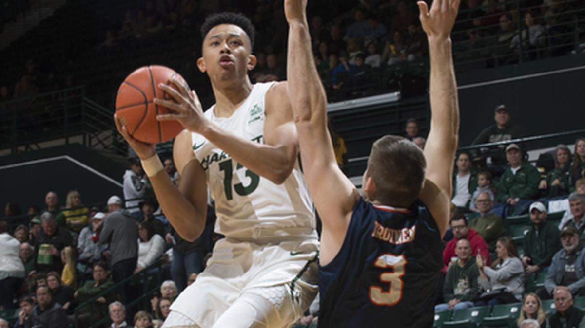 Charlotte 49ers guard Jordan Shepherd goes to the basket against Texas-San Antonio.