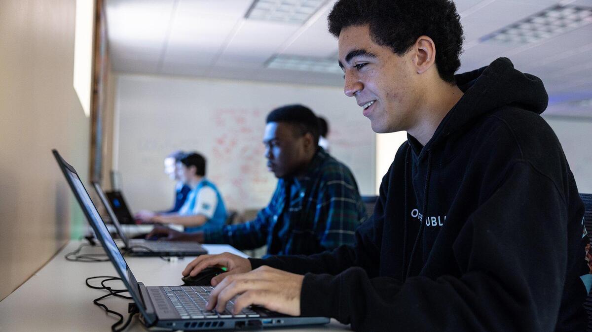 CMS’ new esports league drawing hundreds of students | Charlotte Observer