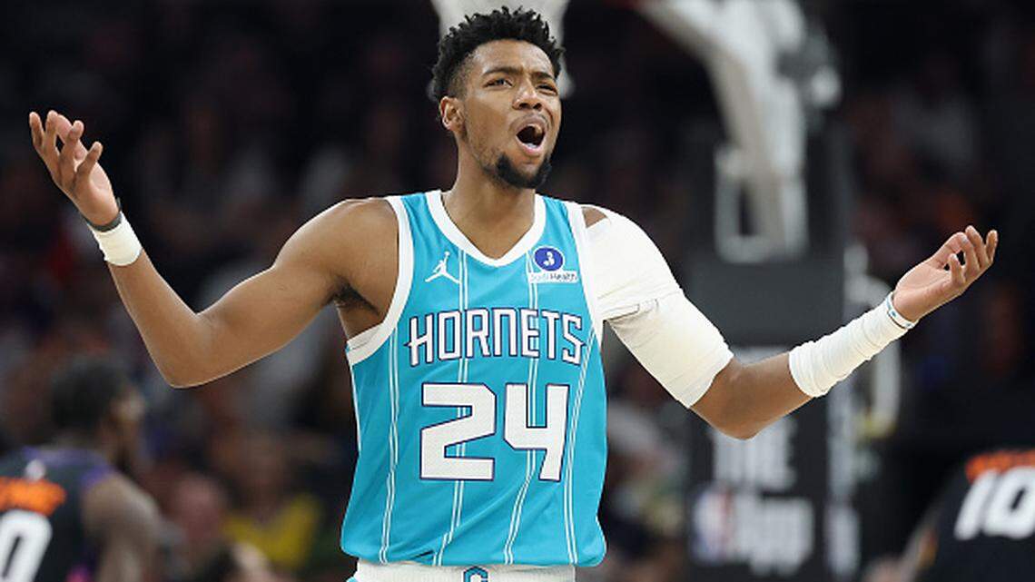 Another Hornets streak comes to an end. What happened to Charlotte in Phoenix?