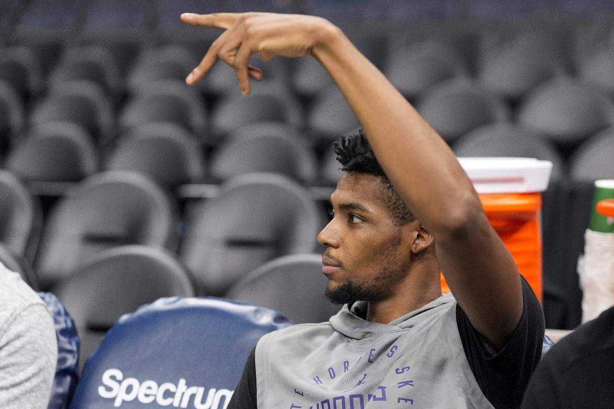 Charlotte Hornets forward Brandon Miller (24) during pregame warm ups against the LA Clippers at Spectrum Center.