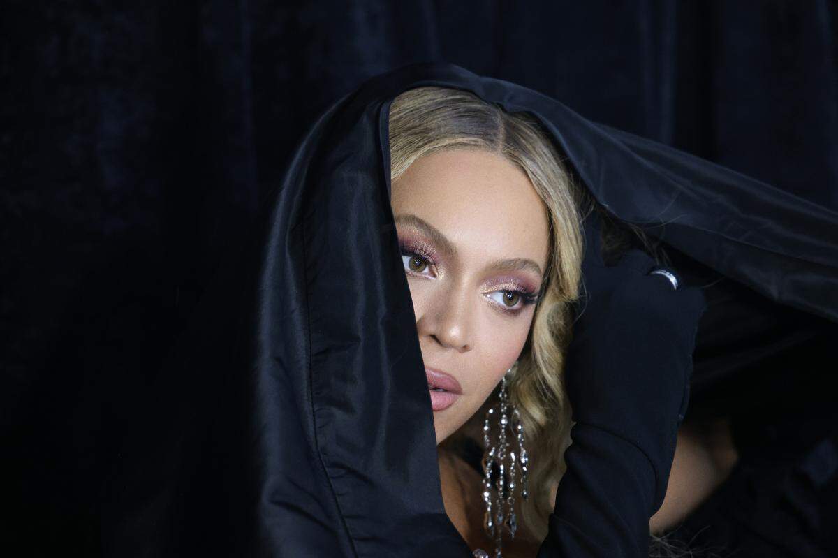 Beyoncé performs at Bank of America Stadium in Charlotte on Wednesday night.