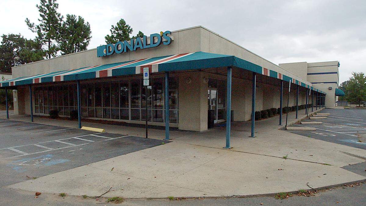 The former McDonald’s Cafeteria property at 2812 Beatties Ford Road. The cafeteria shut its doors in 2003. It first opened further down Beatties Ford Road in 1970.