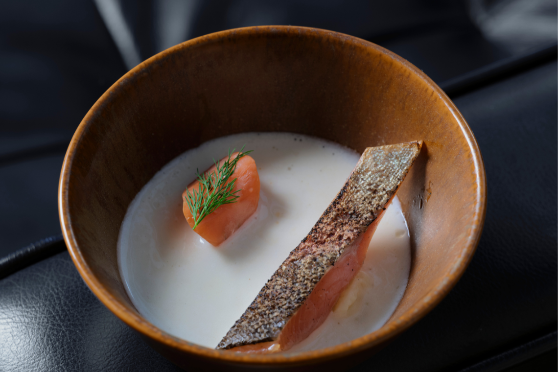 L’Ostrica offers 10-course tasting menus.