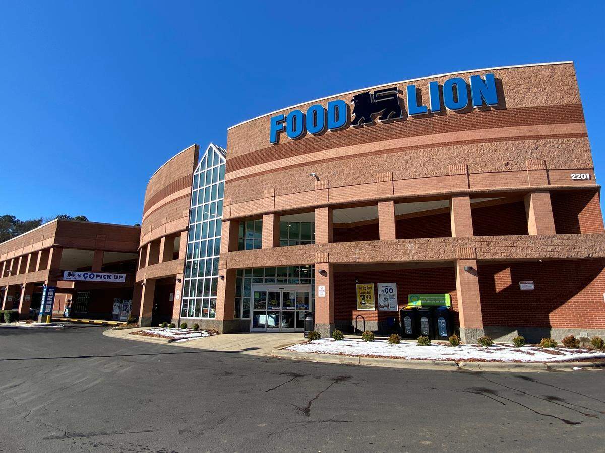 Food Lion on Wednesday opened a new store at 2201 West W. T. Harris Blvd. in Charlotte’s Mallard Creek community.
