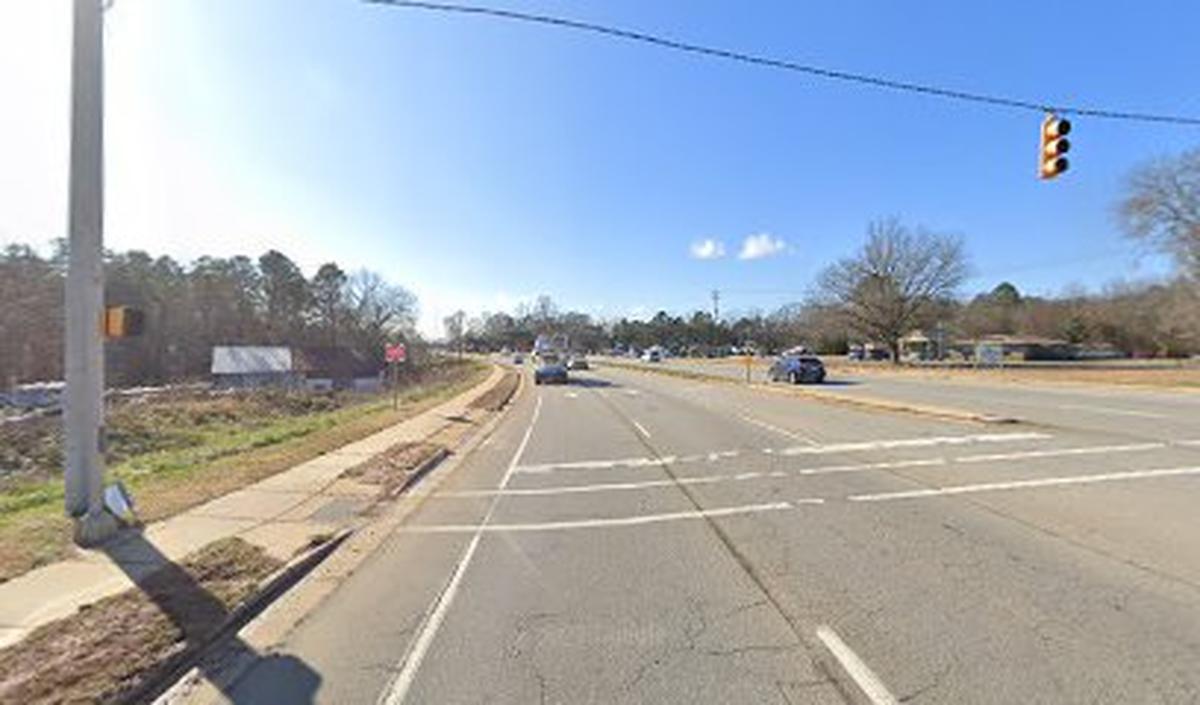 Neighbors along the Brawley School Road peninsula on Lake Norman blasted a developer’s planned apartments and commercial space at the northeastern corner of Blume and Brawley School roads in Mooresville.