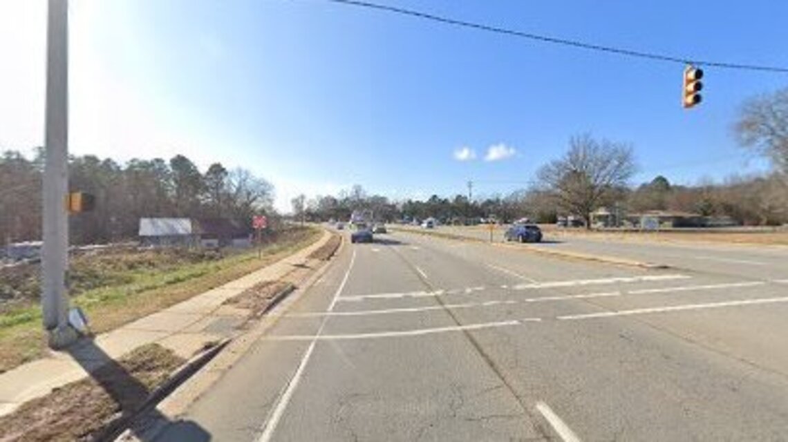 Lake Norman apartments will worsen traffic, neighbors say. ‘Stop the over-development!’