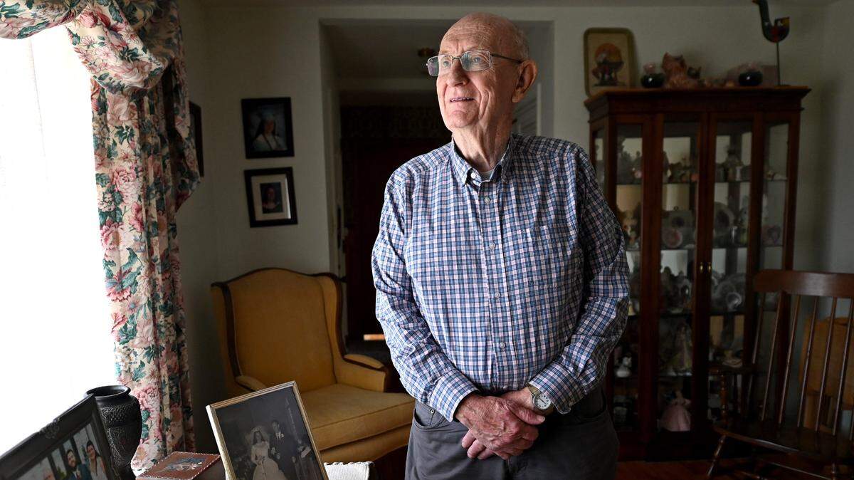 Robert O’Kelly is 82-years old and has an in-home aide that helps him with household chores. O’Kelly has neuropathy in his legs and back issues.