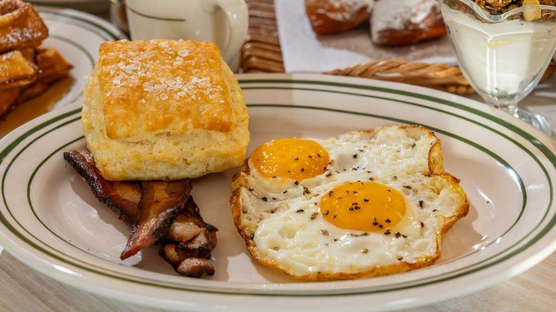 New diners, restaurant closings and banana pudding drama: Charlotte food news this week