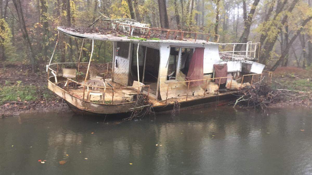 A “ghost boat” has been removed from Georgia’s Lake Lanier, dubbed “the most controversial & haunted lake in America.”