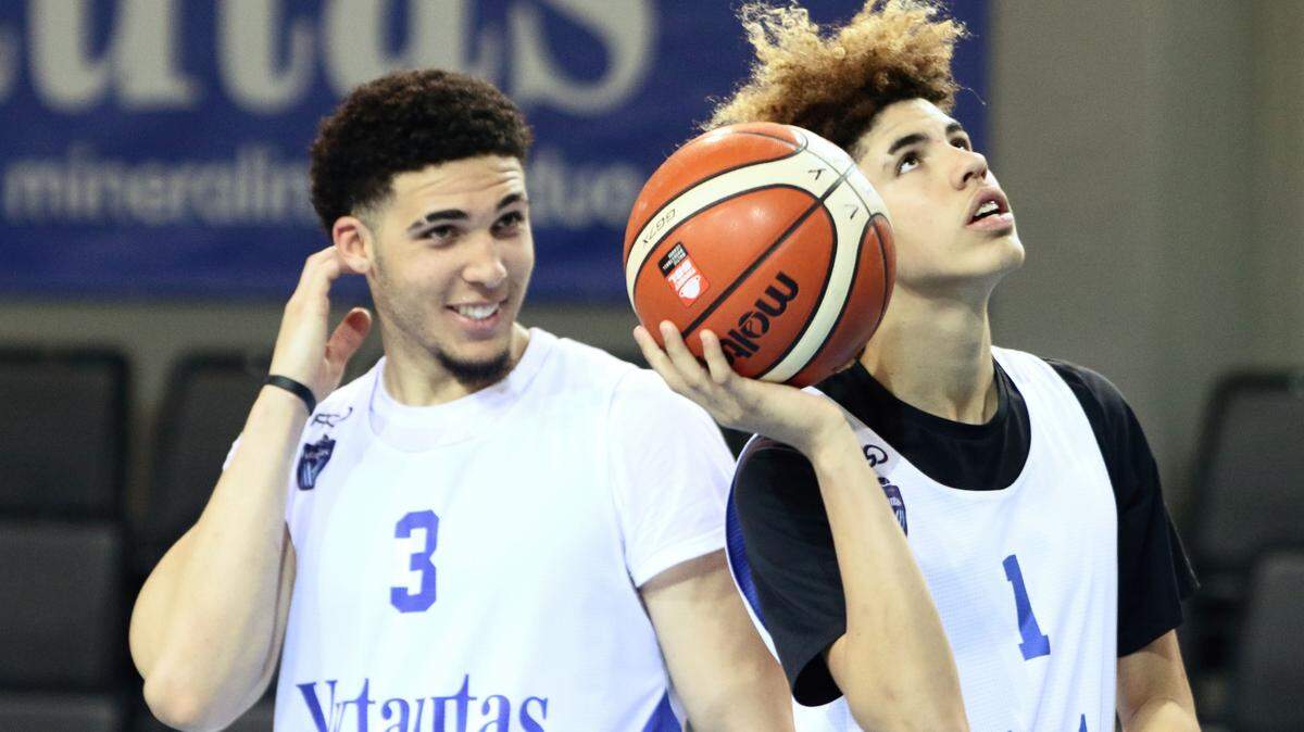 U.S. basketball players LiAngelo Ball, left, and Lamelo Ball take part in their first training session in Prienai, Lithuania, where they will play for the Vytautas club, on January 5, 2018. (Petras Malukas/AFP/Getty Images/TNS)