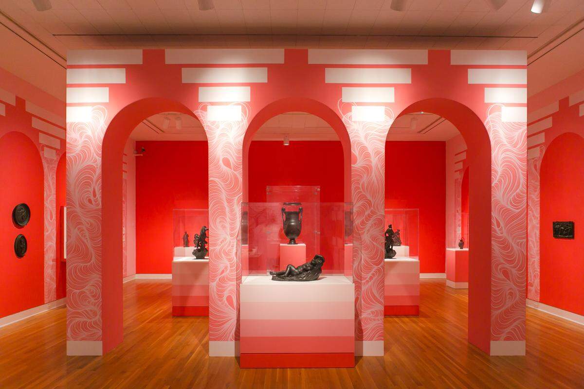 HannaH Crowell, the Mint Museum’s exhibition designer, selected a showroom motif for the “Classic Black” exhibit, that included neoclassical style arches, columns and molding. The exhibit features more than 100 black basalt sculptures, including vases, busts and medallions created by Wedgwood and other artists.