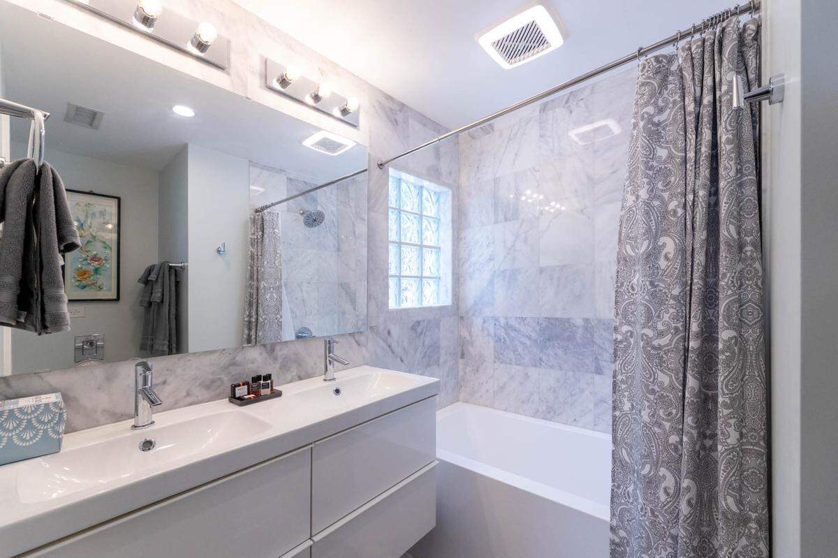 The bathrooms at 510 Queens Road are stocked with Egyptian cotton towels.