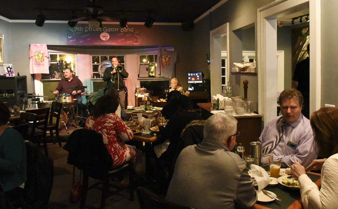 The 7th Street Gator Band is a revolving group of more than 10 musicians. On this night Reed Battin was on the drums, Mark Richards played trombone and sang and Bill Hanna played piano and provided vocals. We visited the eatery on Thursday, Jan. 31, 2019.