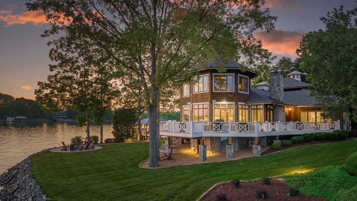 $4,000 a night? One of the best vacation homes sits in Lake Norman
