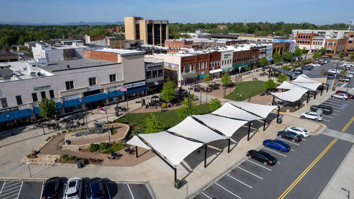 Main Avenue in Hickory, NC ranks No. 9 on a list of places with must-see main streets that serve as cultural hubs and “the hearts of their communities,” according to 10Best USA Today readers.