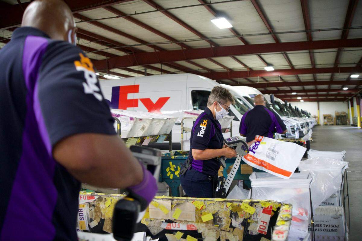 Workers at the Catawba County FedEx facility will be laid off on Sept. 3