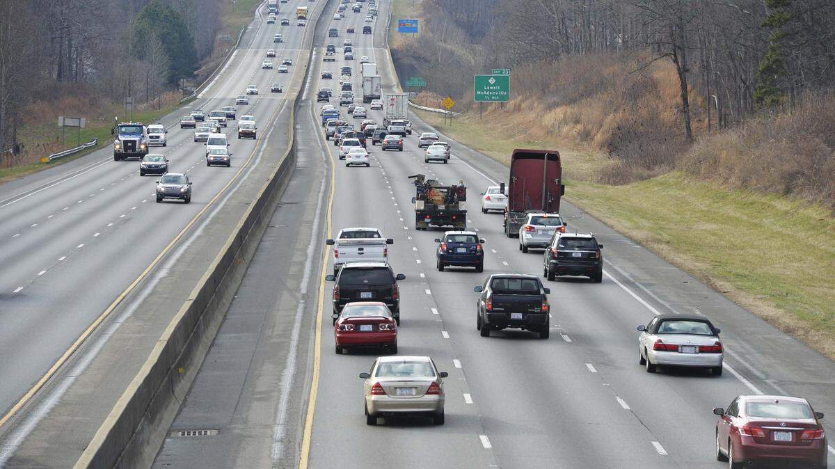 Traffic moves along Interstate 85 in Gaston County in this 2015 photo taken from the Hickory Grove Road Bridge in McAdenville.