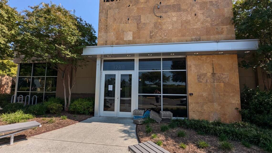 TGI Fridays closes, paves the way for a bank expansion in southwest Charlotte