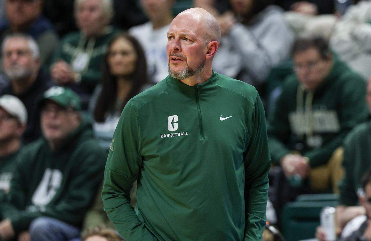 Charlotte head coach Aaron Fearne watches his team from the sideline during the gainst against Davidson at Dale F. Halton Arena in Charlotte, NC on Tuesday, November 11, 2025.