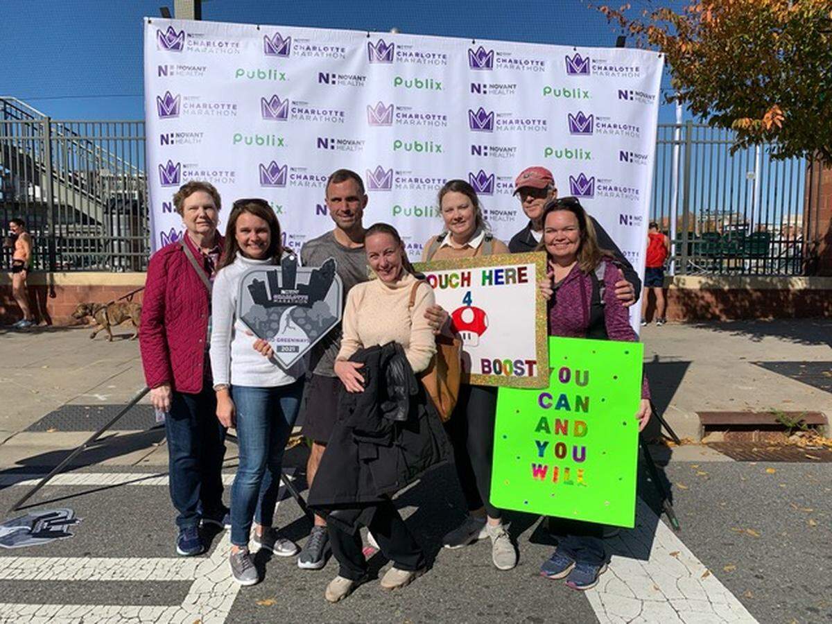 Frank Turner with his parents, his wife and his three sisters after the Charlotte Marathon in 2021.
