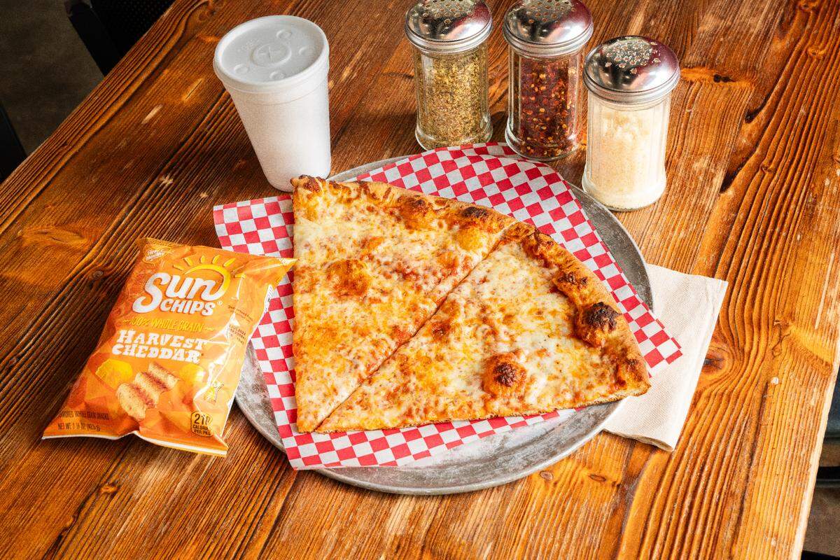 Pizzeria Sapienza owner Sal Sapienza’s favorite slices are cheese pizza.