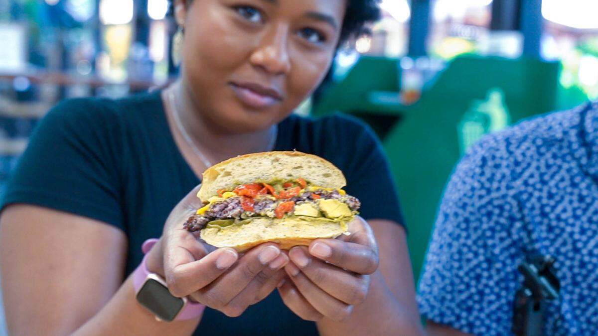 “Did I look ladylike while stuffing my face? No. Did I enjoy stuffing my face with large, juicy burgers? Yes, yes I did,” writes CharlotteFive’s Lorenza Medley about her burger tastings at The Barcelona Burger & Beer Garden.
