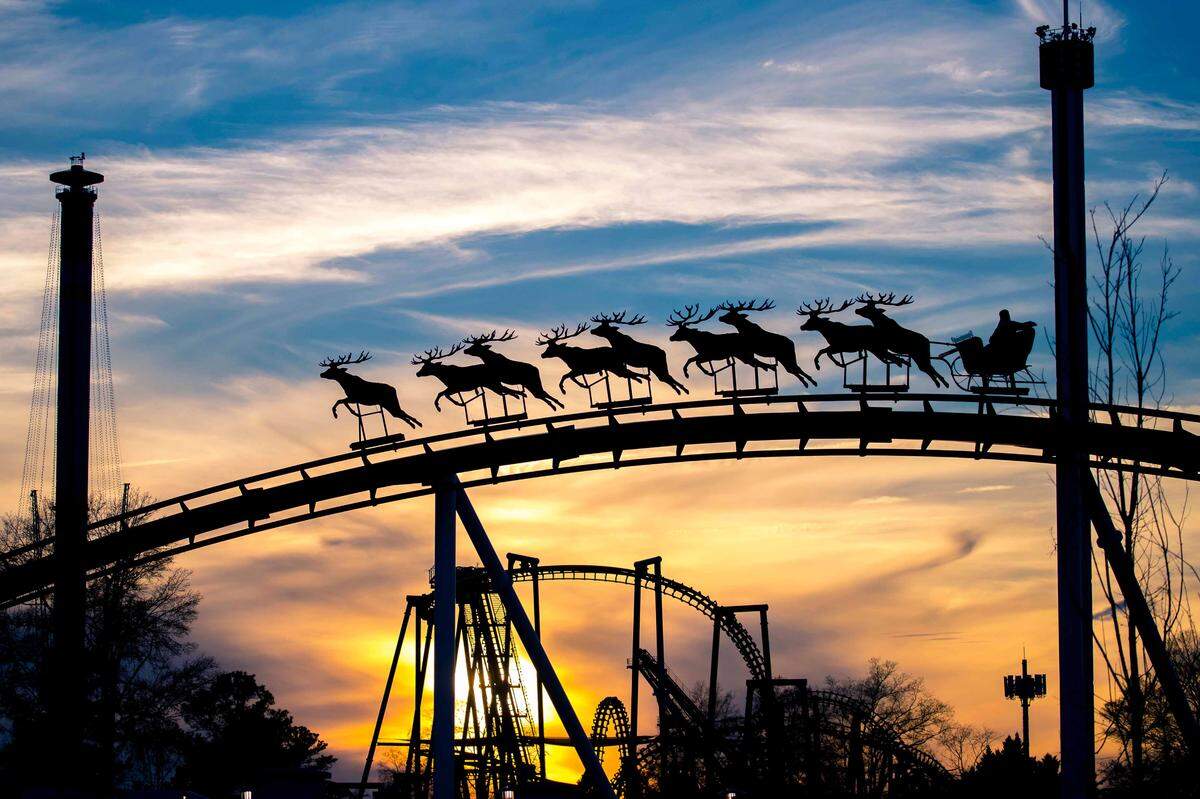 This year, Carowinds is hosting a Taste of the Season event in lieu of its annual Winterfest.