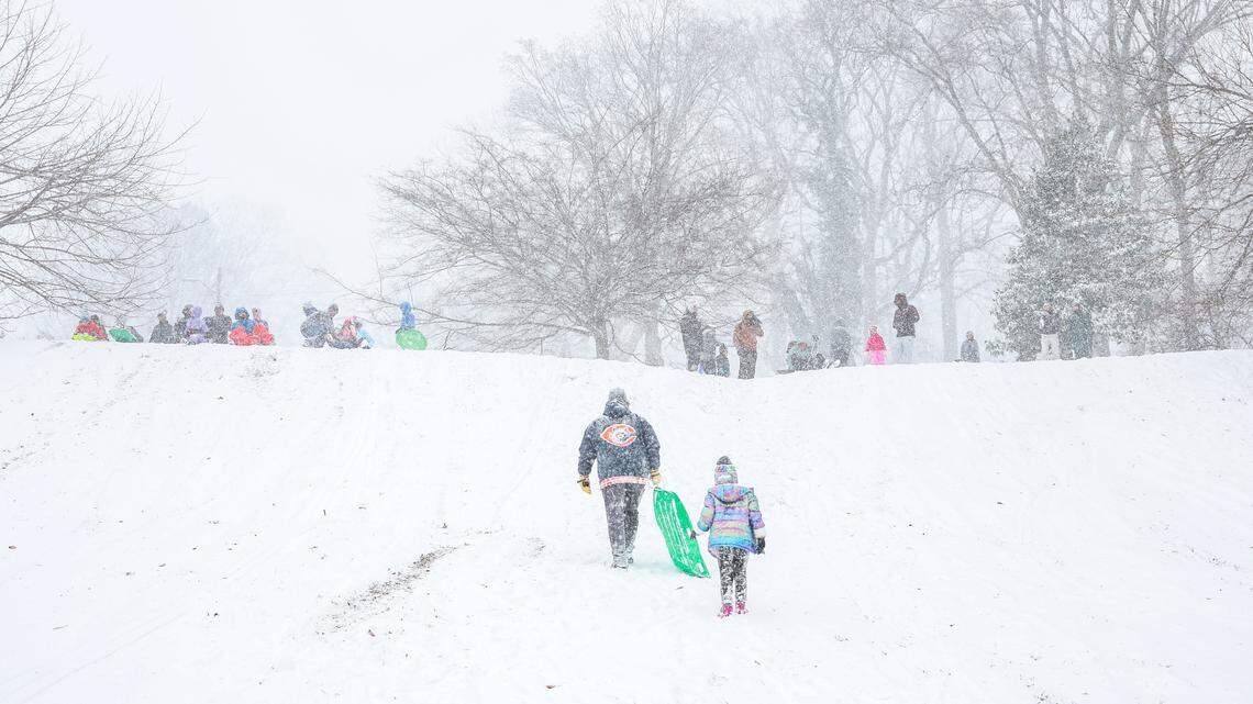 Charlotte-Mecklenburg Schools, other districts call off classes again after snow