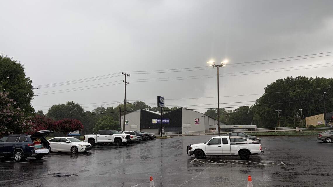 Immigration officials arrest one man outside south Charlotte Latino supermarket