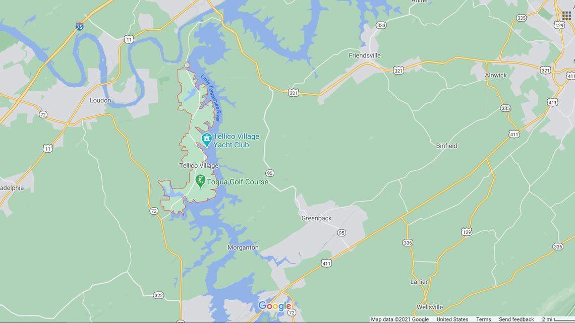 A fisherman drowned on a Tennessee lake while trying to dock his boat over the weekend, officials say.