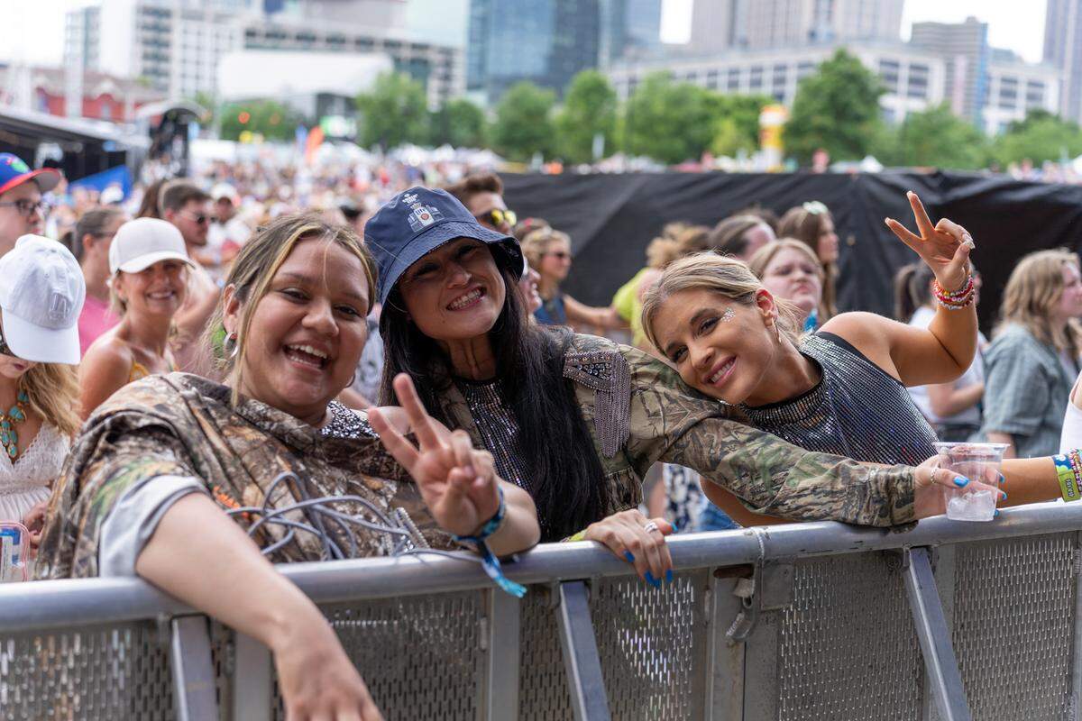 Fans at Lovin’ Life Music Fest 2025.