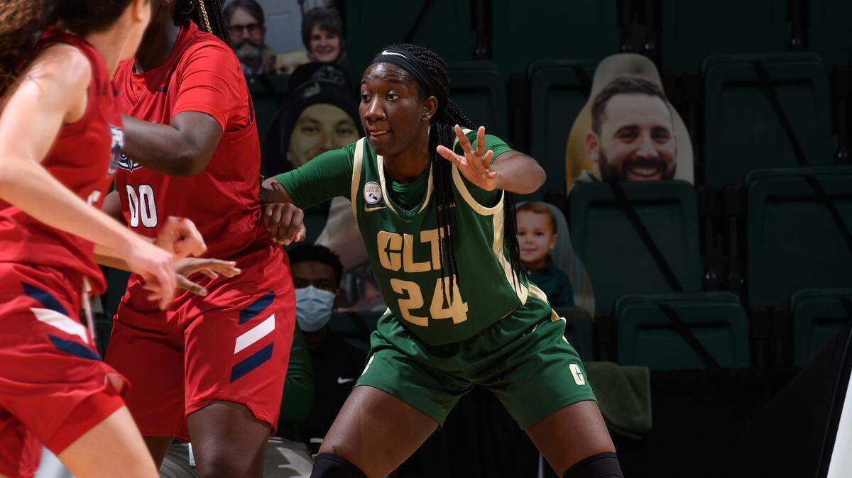Charlotte 49ers forward Molina Williams (24) has been invited to play for the USVI in the FIBA Women’s AmeriCup.