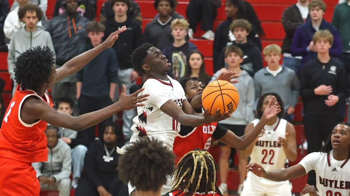 Four new teams join The Observer’s Sweet 16 high school basketball polls