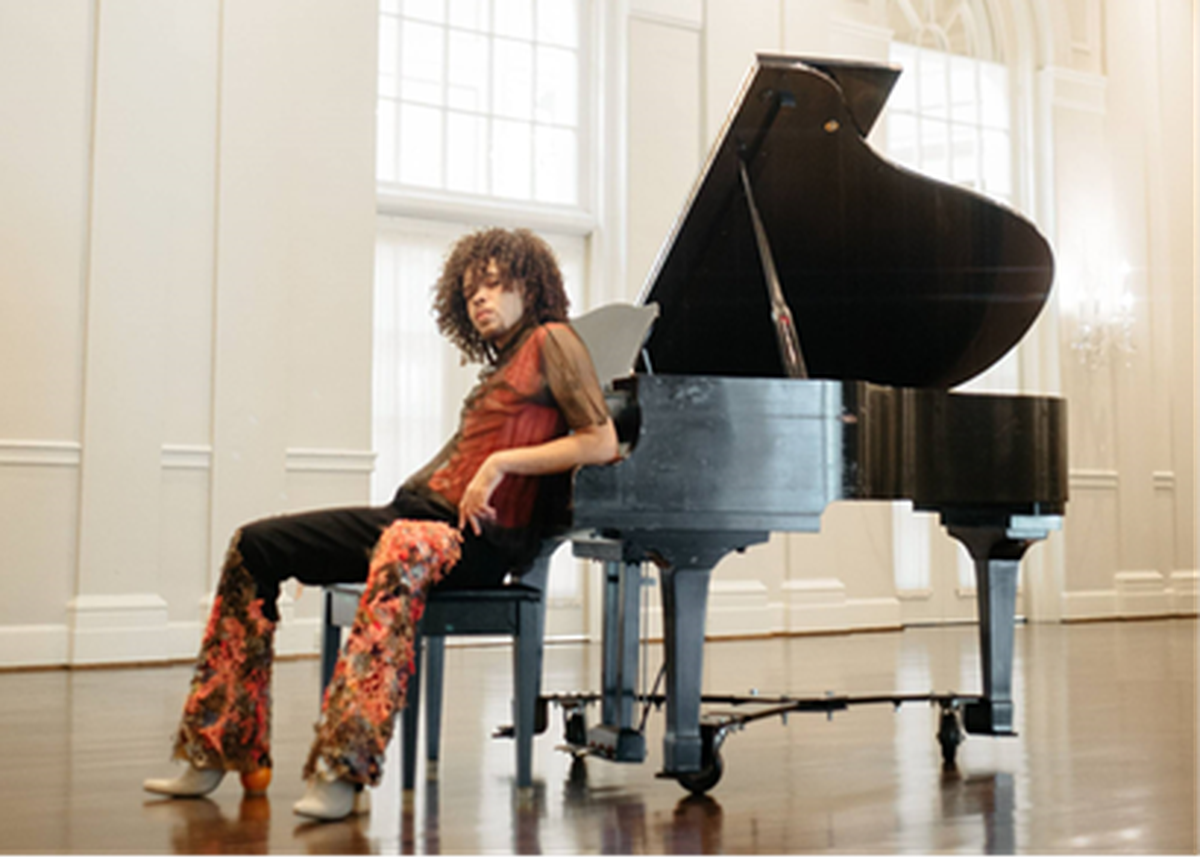 Local Jazz vocalist MercuryCarter performs at&nbsp;Live at the Mint.&nbsp;