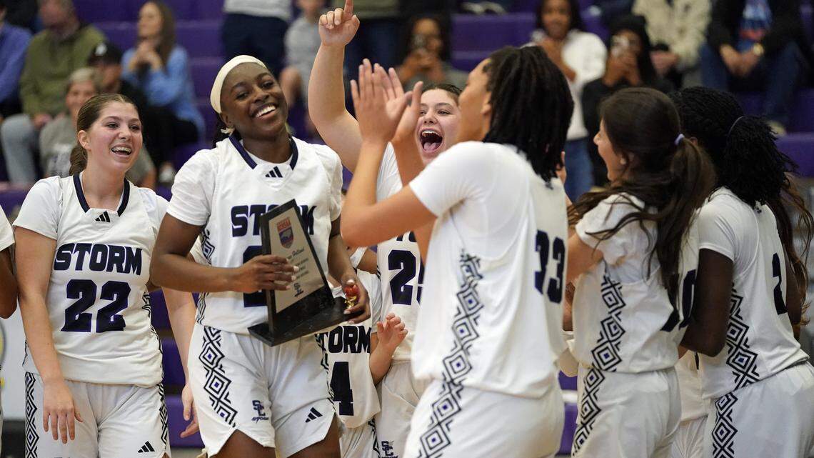 Stuart Cramer’s Oshauna Holland is Ms. Basketball in North Carolina