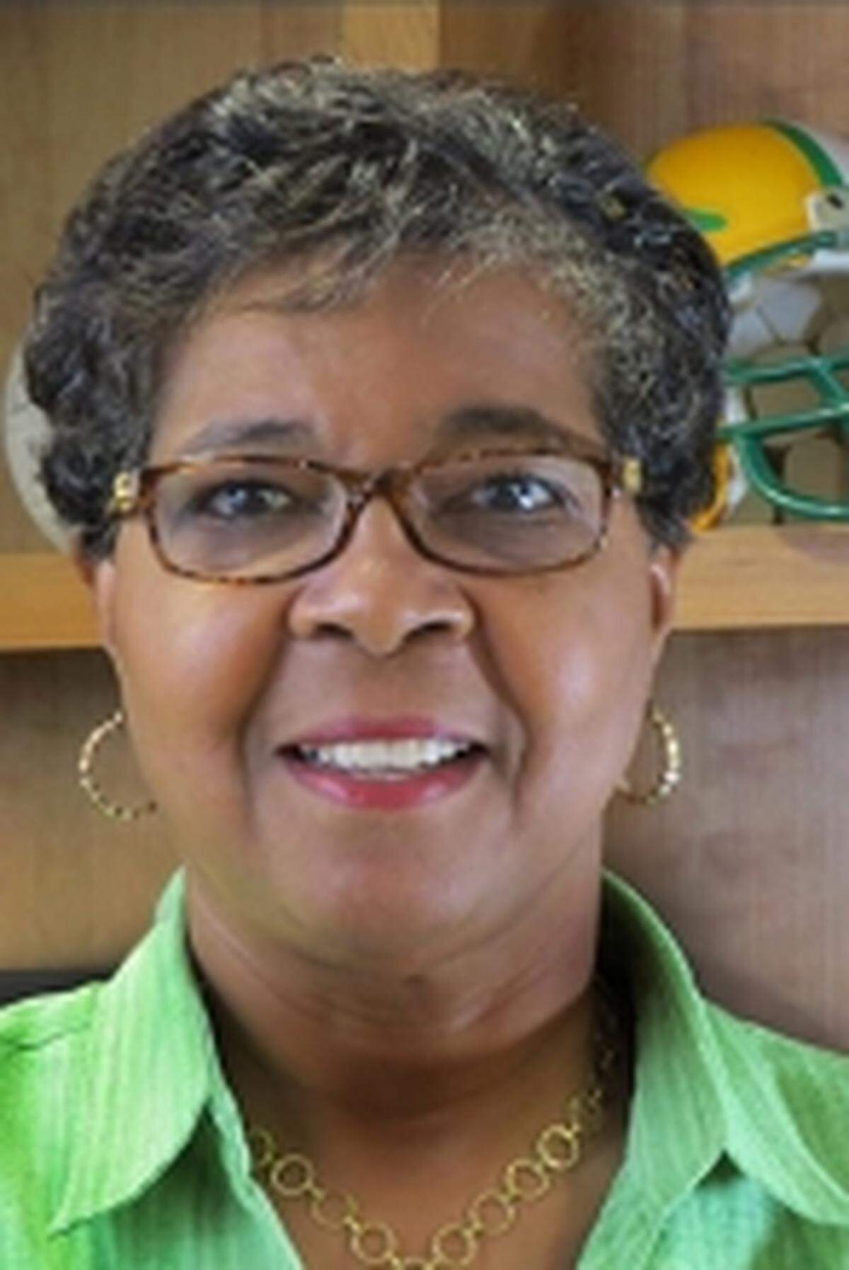 NCHSAA commissioner Que Tucker