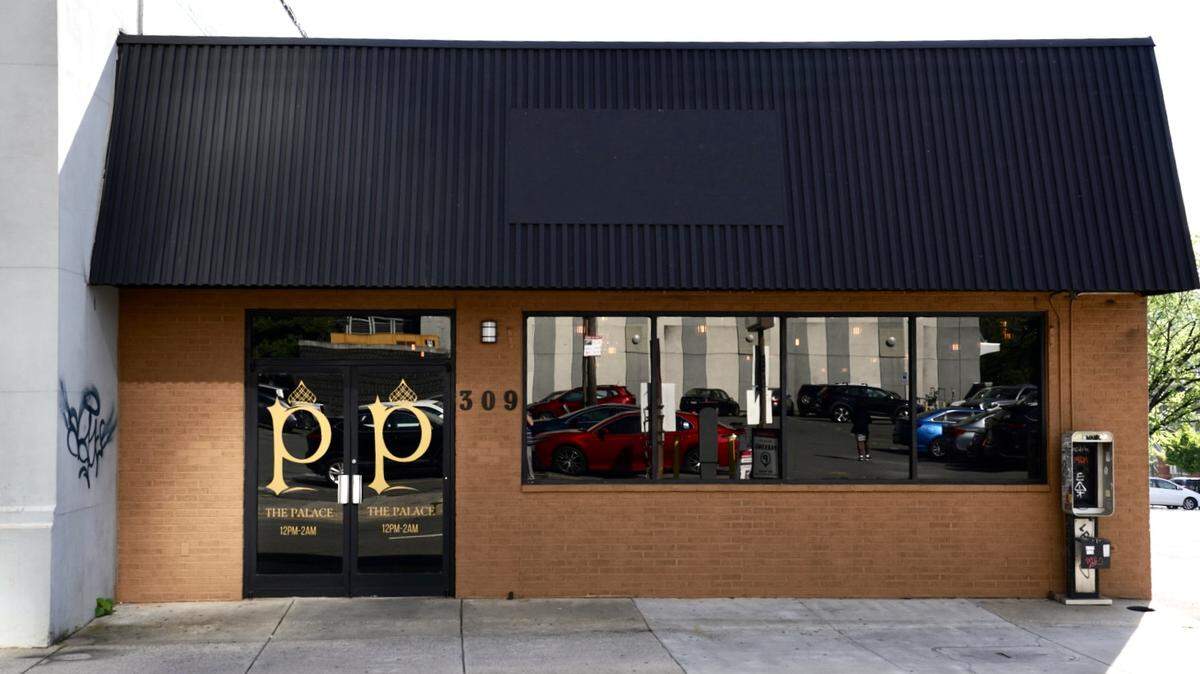 The Palace on 4th, a new upscale cocktail bar and lounge, is located in the former Green’s Lunch location at 309 W 4th St.